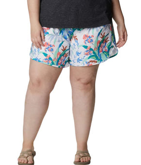 Columbia Women Plus Size Bogata Bay Printed Stretch Shorts (White Magnolia., 2X)