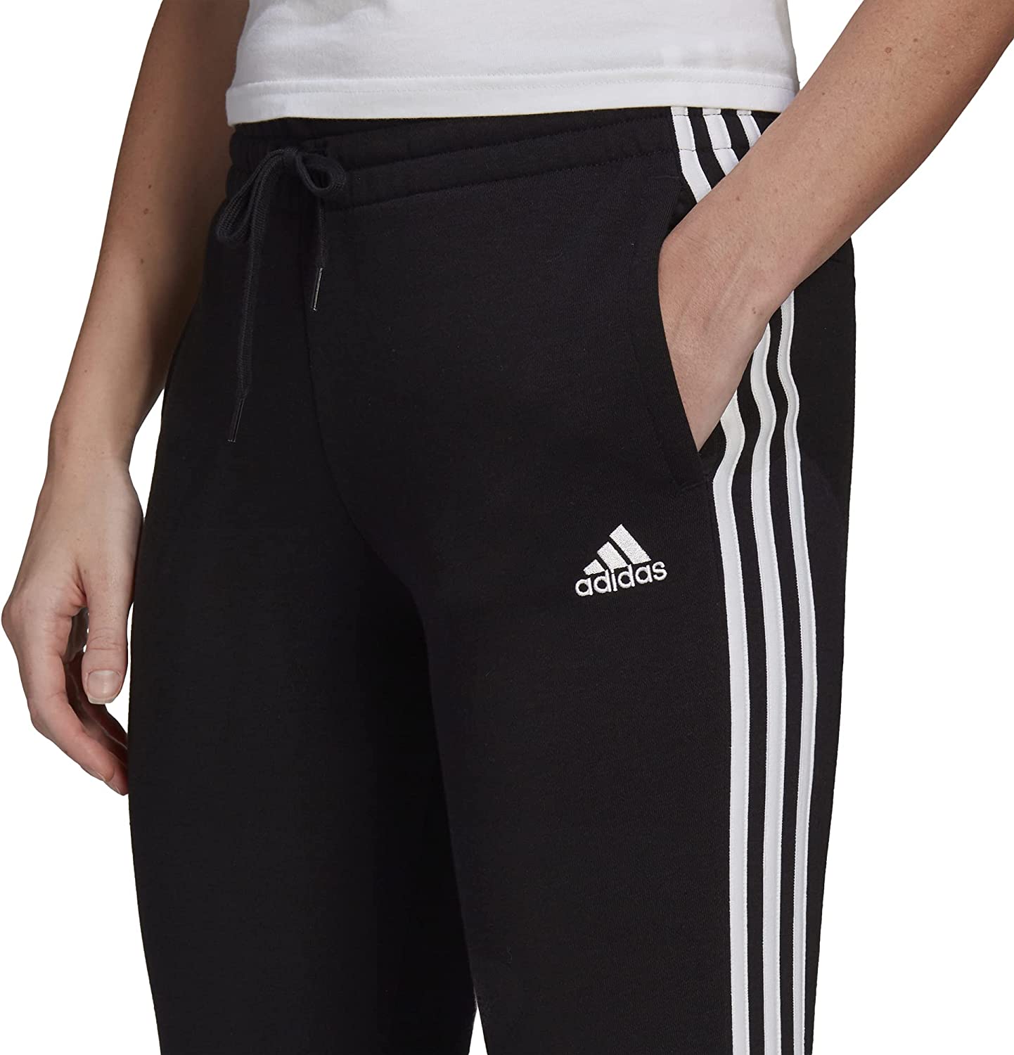 adidas Women's Plus Size Essentials Fleece Tapered Cuff Pants, Black/White, 1X